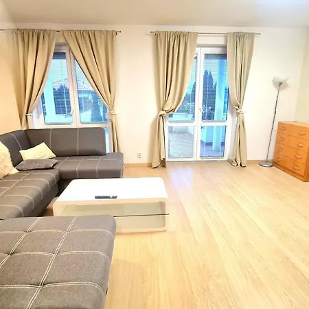 Modern & Cozy House With 3 Bed And Garden Ferienhaus