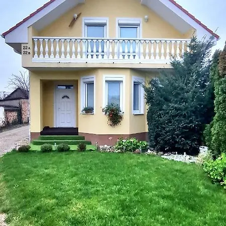 Modern & Cozy House With 3 Bed And Garden