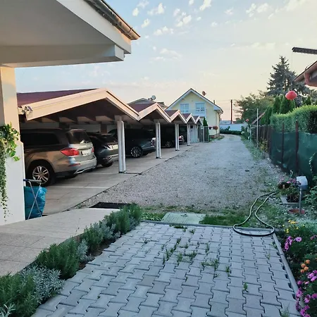 Modern & Cozy House With 3 Bed And Garden Holiday home Bratislava
