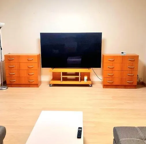 Modern & Cozy House With 3 Bed And Garden Σπίτι διακοπών Μπρατισλάβα