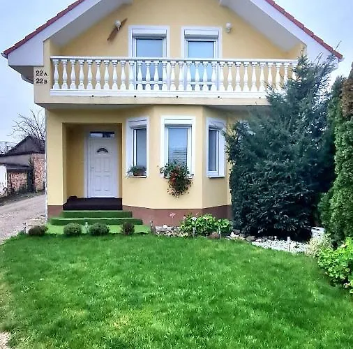 Modern & Cozy House With 3 Bed And Garden