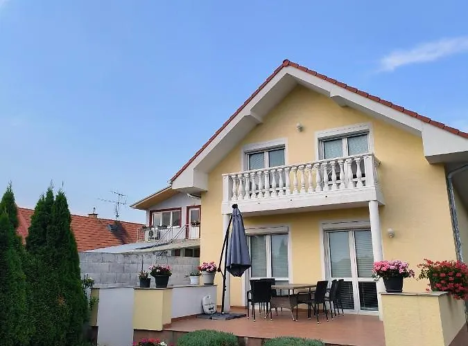 Hébergement de vacances Modern & Cozy House With 3 Bed And Garden Bratislava