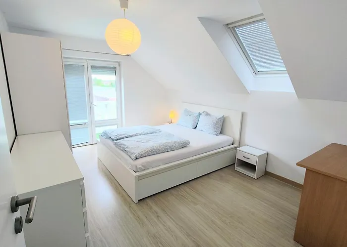 Modern & Cozy House With 3 Bed And Garden Будинок відпочинку