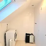 Dom wakacyjny Modern & Cozy House With 3 Bed And Garden