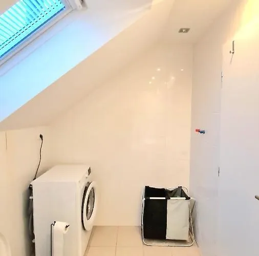 Dom wakacyjny Modern & Cozy House With 3 Bed And Garden