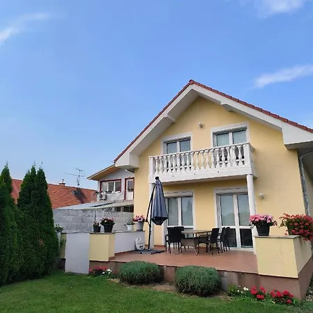 度假居 Modern & Cozy House With 3 Bed And Garden 布拉迪斯拉发